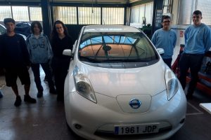 Nou cotxe elèctric per a pràctiques