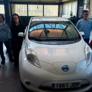 Nou cotxe elèctric per a pràctiques