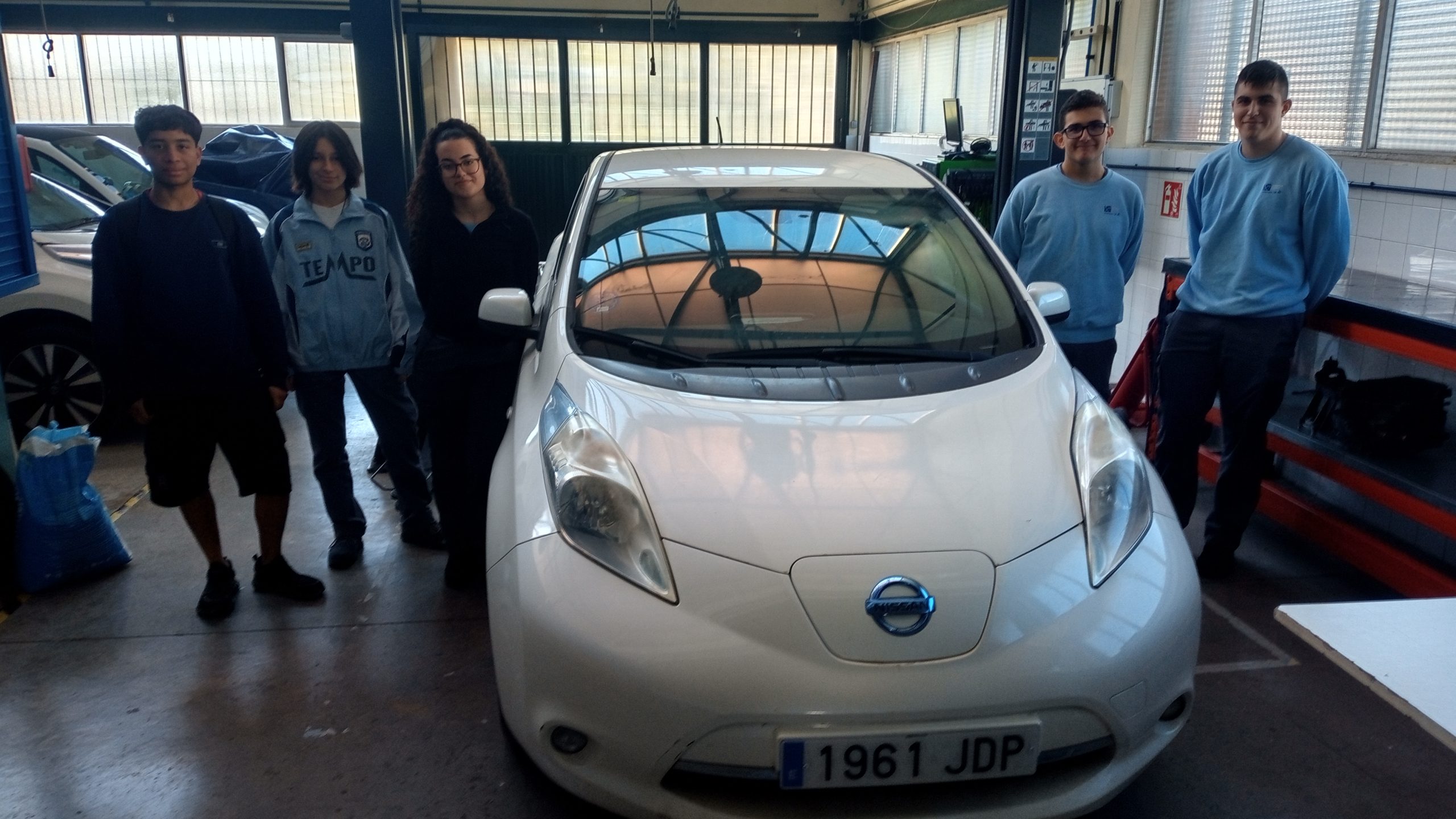 Nou cotxe elèctric per a pràctiques