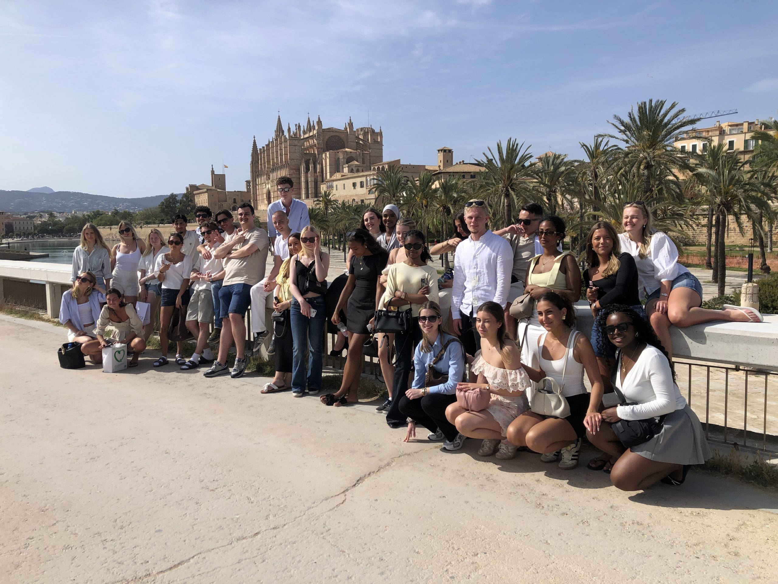 Visita guiada a estudiants de Suècia
